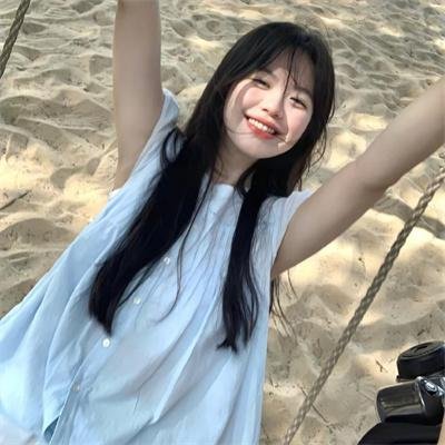 "女毕业生"